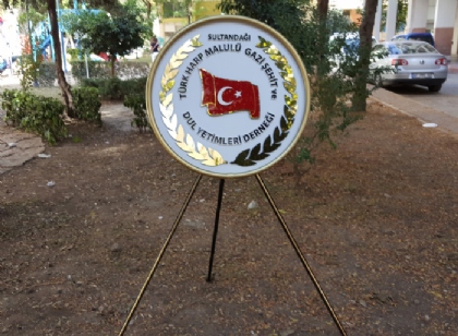 Türk harp malulü gazi şehit ve dul yetimleri derneği Sultandağı metal çelengi
