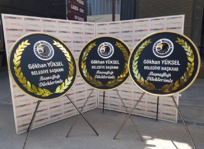 özel tasarım çelenkler