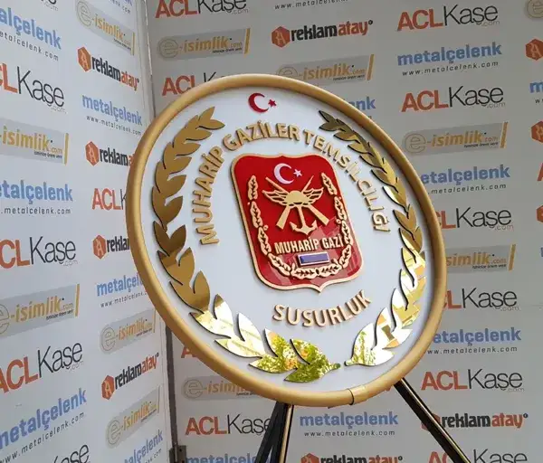 Metal Çelenk Susurluk Muharip Gaziler Derneği — Fotoğraf 4
