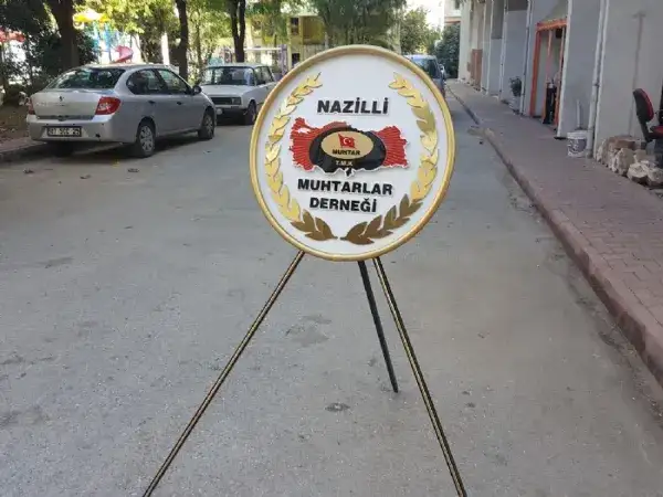 Nazilli Muhtarlar Derneği Metal Çelenk — Fotoğraf 2