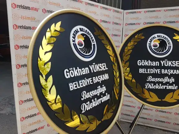Kartal Belediye Başkanı Özel Metal Çelenk