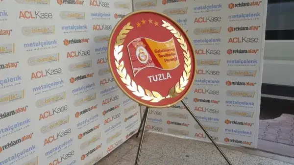 Tuzla Galatasaray Taraftarlar Derneği 100 cm Ekonomik Metal Çelenk — Fotoğraf 2