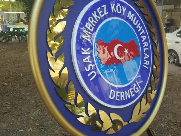 Uşak Merkez Köy Muhtarları Derneği Metal Çelenk — Fotoğraf 4