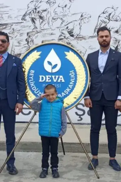 DEVA Partisi Metal Çelenk Beylikdüzü — Fotoğraf 4
