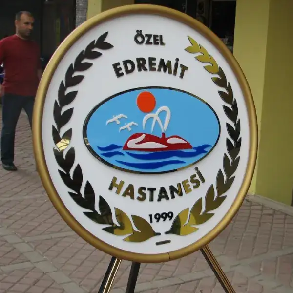 Özel Edremit Hastanesi Metal Çelenk