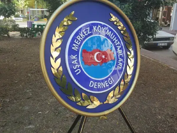 Uşak Merkez Köy Muhtarları Derneği Metal Çelenk — Fotoğraf 5