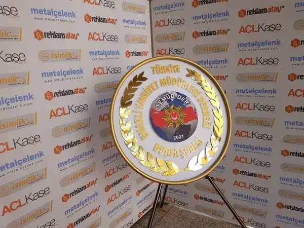 Emekli Emniyet Müdürleri Derneği Metal Çelenk — Fotoğraf 3
