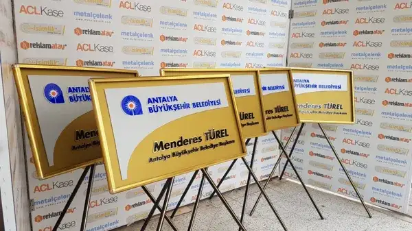 Antalya Büyükşehir Belediyesi Metal Çelenk — Fotoğraf 5