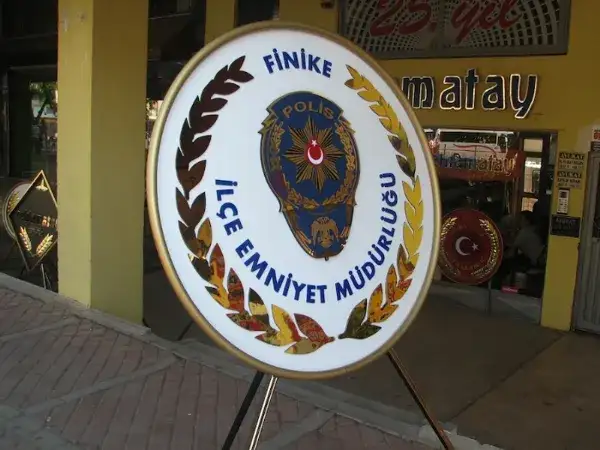 Finike İlçe Emniyet Müdürlüğü Metal Çelenk