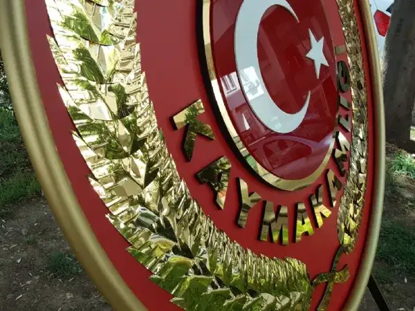 Kemer Kaymakamlığı Metal Çelengi — Fotoğraf 6