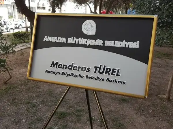 Menderes Türel Özel Metal Çelenk