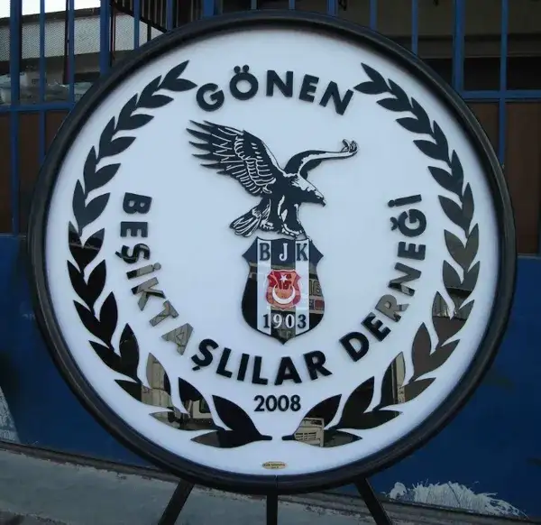 Beşiktaşlılar Derneği Gönen Metal Çelengi