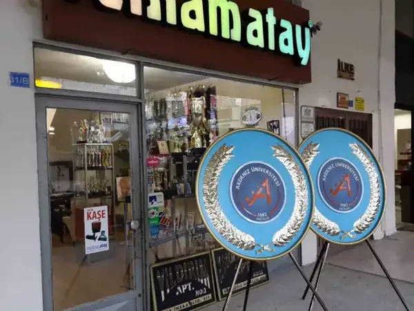 Akdeniz Üniversitesi Metal Çelenk