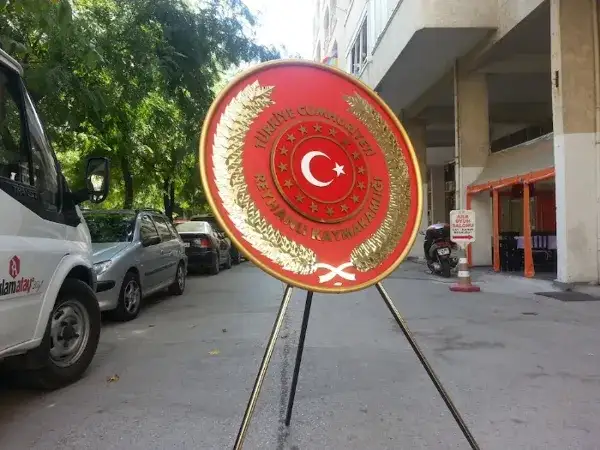 Reyhanlı Kaymakamlığı Metal Çelenk — Fotoğraf 2