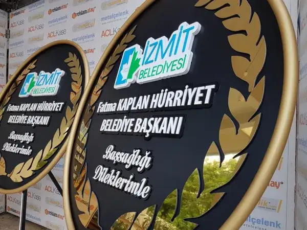 İzmit Belediyesi Metal Çelenk