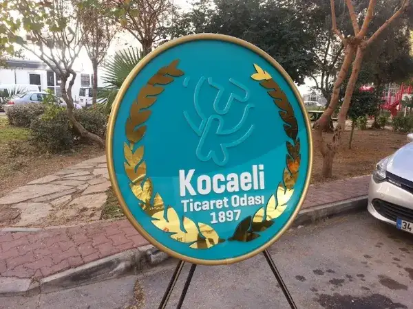 Kocaeli Ticaret Odası Metal Çelengi — Fotoğraf 3