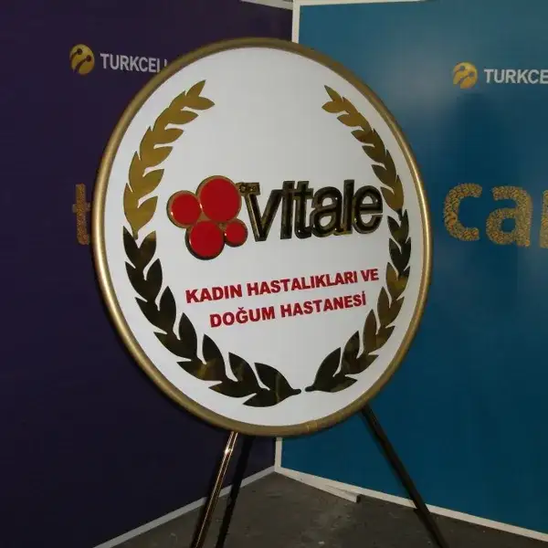 Vitale Kadın Doğum Metal Çelenk — Fotoğraf 2