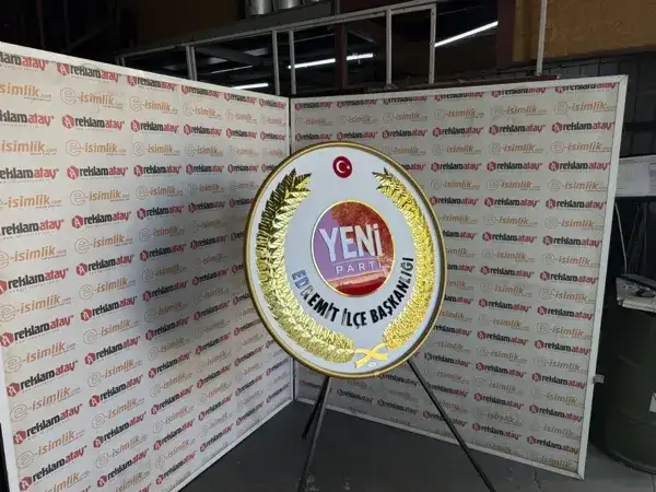 Yeni Parti Teşkilat ve Tören Çelengi — Fotoğraf 3