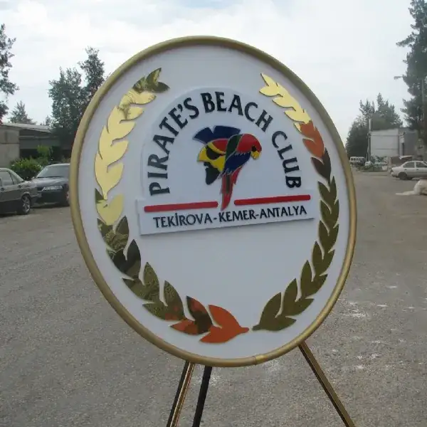 Pirete’s Beach Club Hotel Metal Çelenk