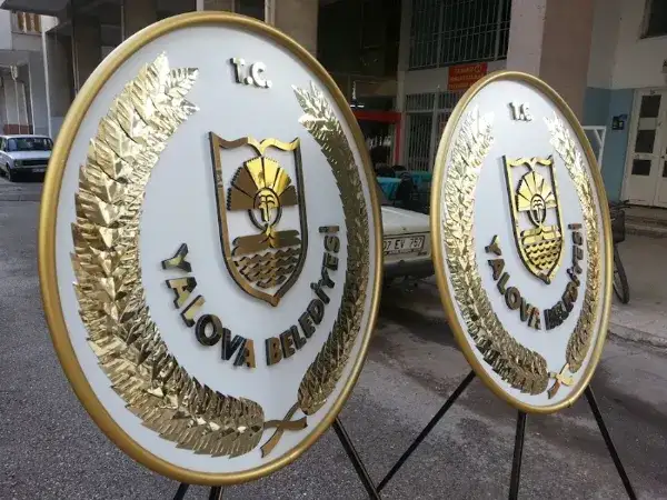 Yalova Belediyesi Metal Çelenk — Fotoğraf 3