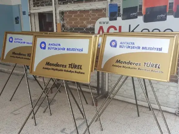 Belediye Başkan Çelengi Menderes Türel — Fotoğraf 3