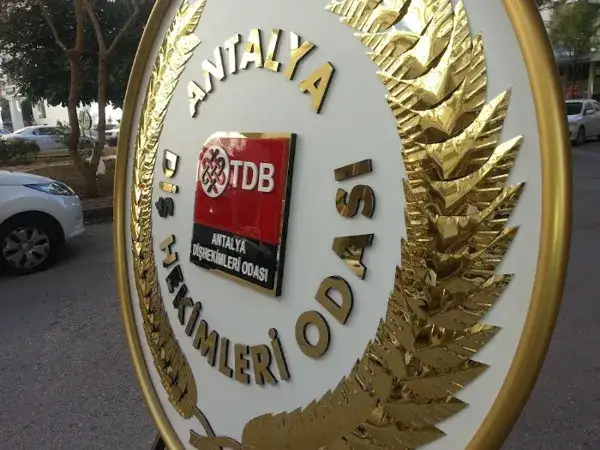 Diş Hekimleri Odası Antalya Metal Çelenk — Fotoğraf 3