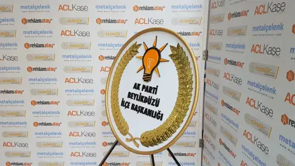 AK Parti Beylikdüzü Metal Çelenk — Fotoğraf 2