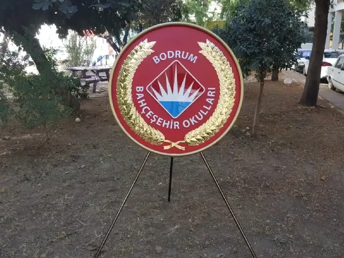 Bahçeşehir Okulları Bodrum Metal Çelenk