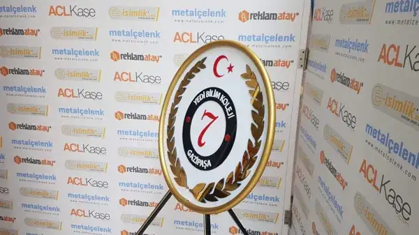 Yedi Bilim Koleji – Metal Çelenk — Fotoğraf 3